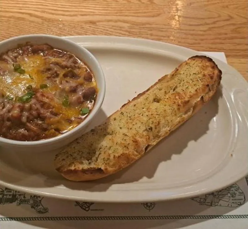 House-made chili with garlic bread at Bridge View Grill